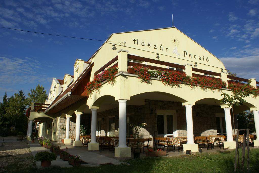 Bed and Breakfast Huszar Panzio Es Etterem Sárospatak Exterior foto